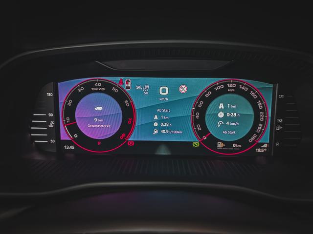 Skoda Octavia RS Combi 2.0 TSI DSG AHK PANO SHZ MATRIX NAVI RFK 