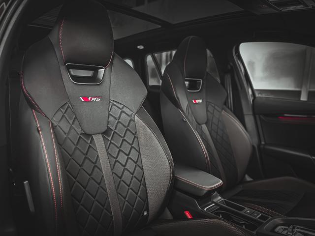 Skoda Octavia RS Combi 2.0 TSI DSG AHK PANO SHZ MATRIX NAVI RFK 