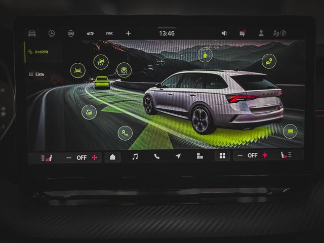 Skoda Octavia RS Combi 2.0 TSI DSG AHK PANO SHZ MATRIX NAVI RFK 