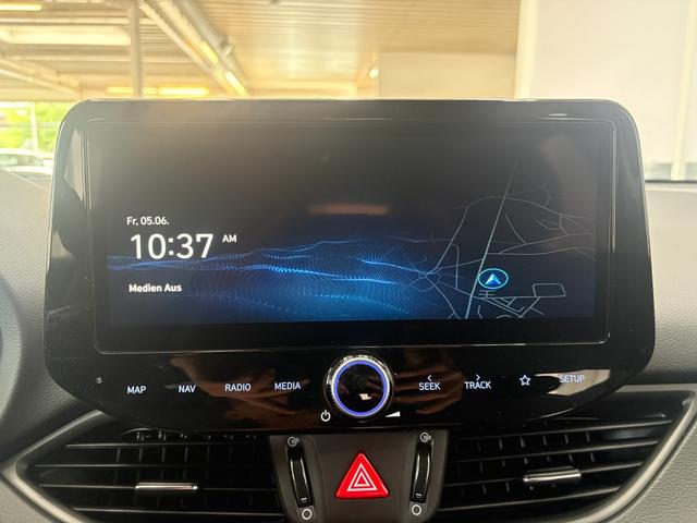 Hyundai i30 STYLE DCT NAVI WP ALU LED RFK PDC 