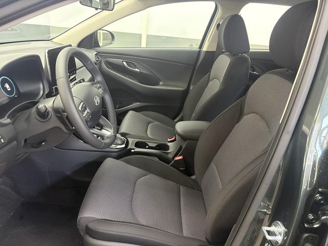 Hyundai i30 STYLE DCT NAVI WP ALU LED RFK PDC 