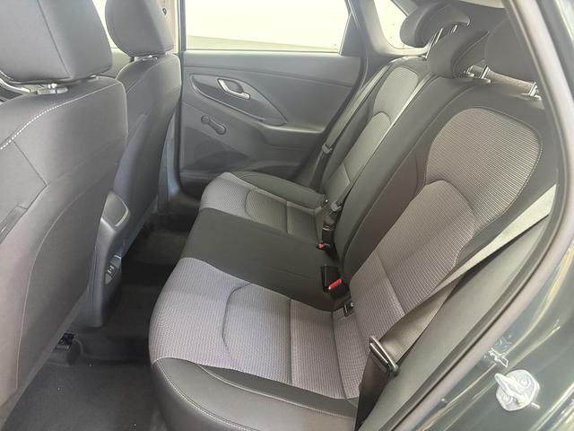 Hyundai i30 STYLE DCT NAVI WP ALU LED RFK PDC 