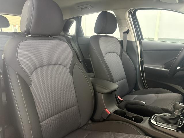 Hyundai i30 STYLE DCT NAVI WP ALU LED RFK PDC 