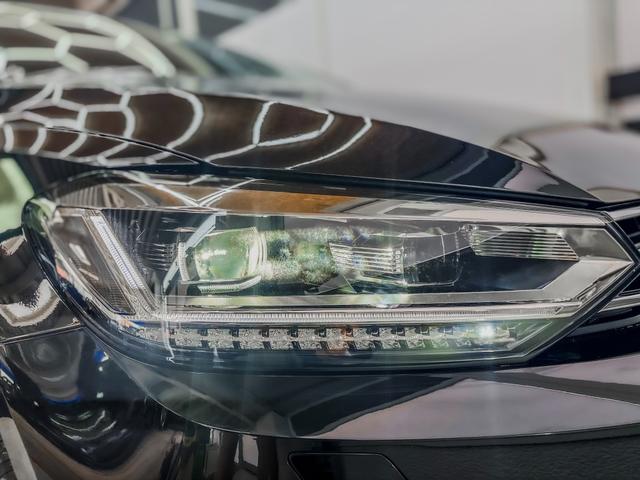 Volkswagen Touran - R-LINE