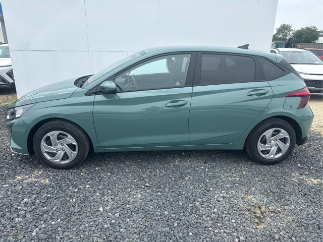 Hyundai / i20 / Grau / / / 