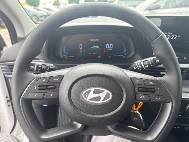 Hyundai / BAYON / Grau /  /  / 