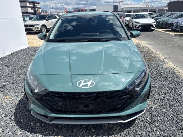 Hyundai / i20 / Grau / / / 
