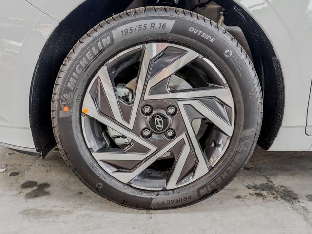 Hyundai i20 COMFORT DCT NAVI SHZ RFK ALU PDC 