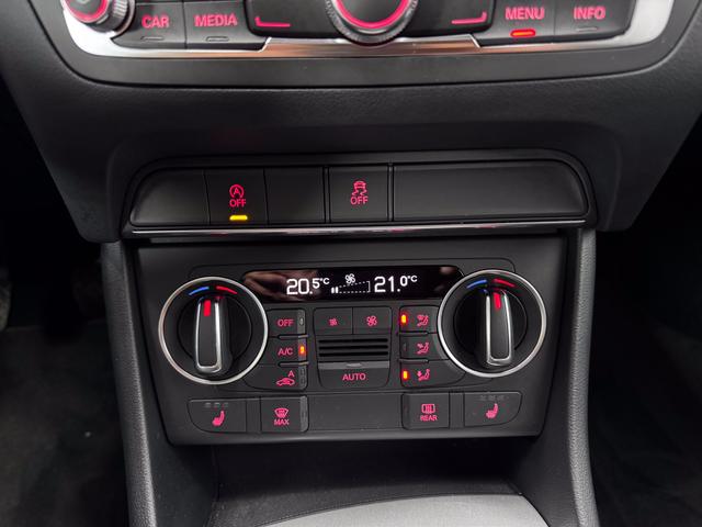 Audi Q3 BASIS 1.4TFSI AHK XENON TEMPOMAT SHZ PDC 