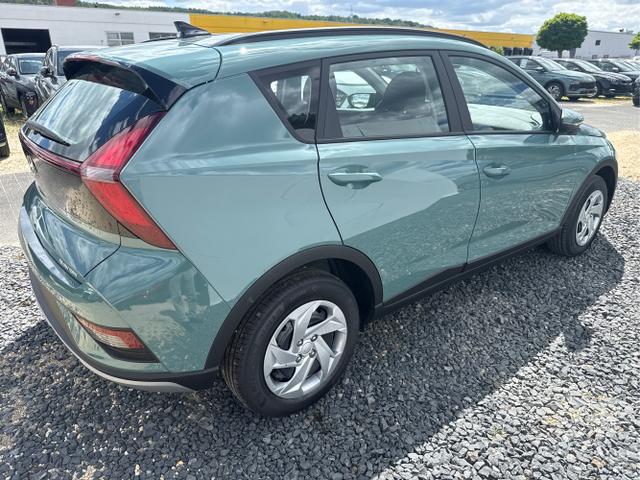 Hyundai / BAYON / Grau / / / 