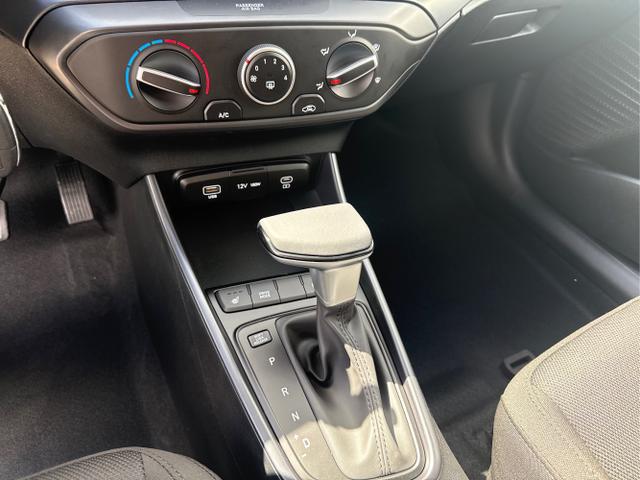 Hyundai / BAYON / Grau /  /  / 