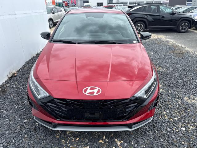 Hyundai / i20 / Grau / / / 