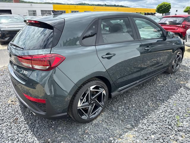 Hyundai / i30 / Grau / / / 
