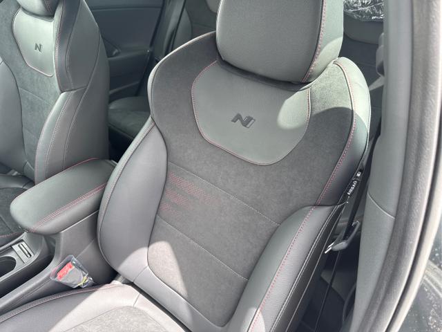 Hyundai / i30 / Grau /  /  / 