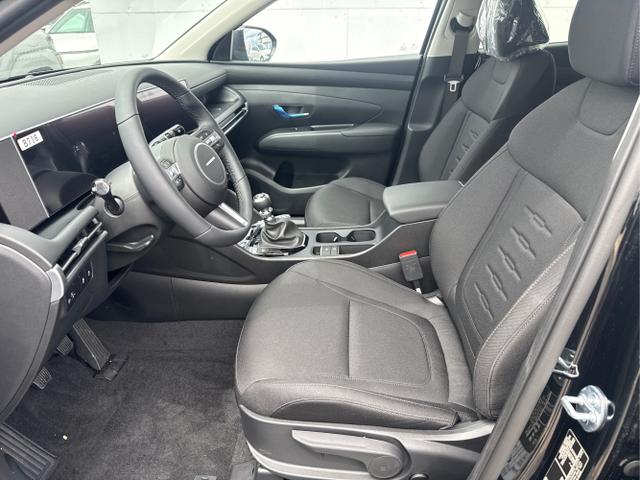 Hyundai / TUCSON / Grau /  /  / 