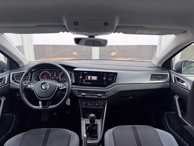 Volkswagen Polo HIGHLINE SHZ PDC v+h KLIMAAUTOMATIK Licht/Regensensor 