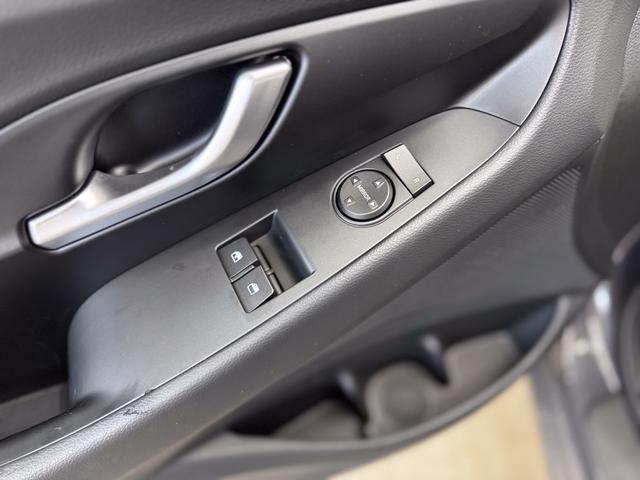 Hyundai i30 Kombi STYLE DCT NAVI WP ALU LED RFK PDC 