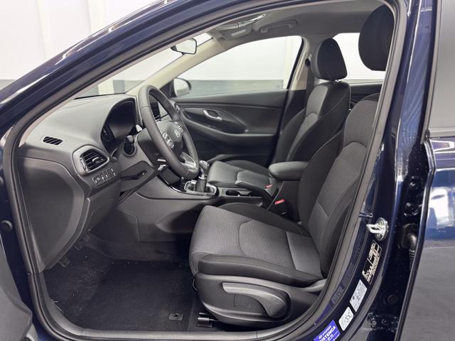 Hyundai i30 Kombi STYLE NAVI RFK SHZ PDC ALU 