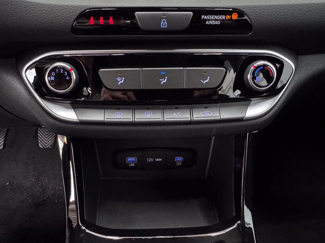 Hyundai i30 Kombi STYLE NAVI RFK SHZ PDC ALU 