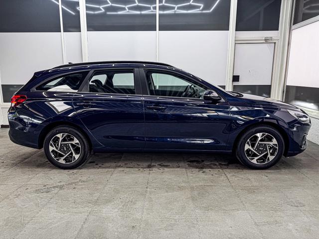 Hyundai i30 Kombi STYLE NAVI RFK SHZ PDC ALU 
