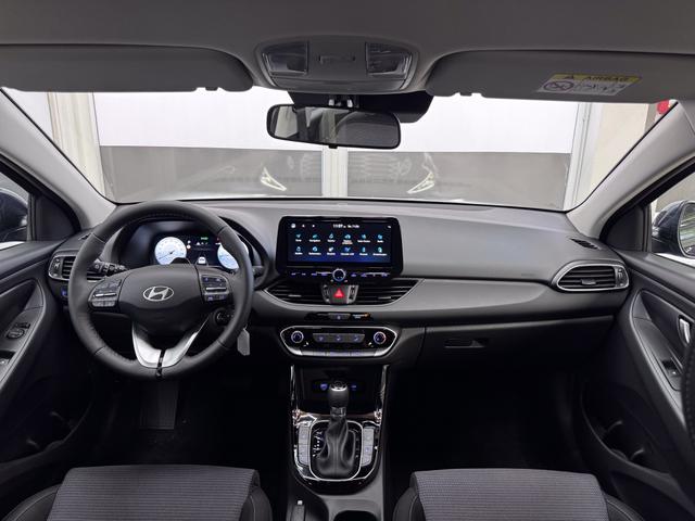 Hyundai i30 Kombi STYLE DCT NAVI WP ALU LED RFK PDC 