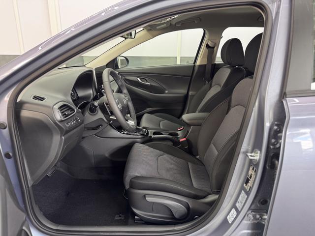 Hyundai i30 Kombi STYLE DCT NAVI RFK SHZ PDC ALU 