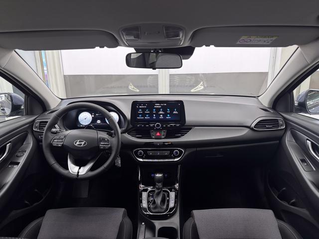 Hyundai i30 Kombi STYLE DCT NAVI RFK SHZ PDC ALU 