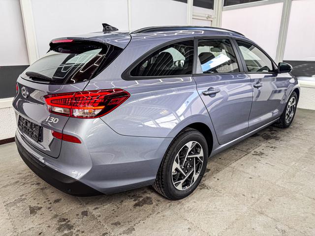 Hyundai i30 Kombi STYLE DCT NAVI RFK SHZ PDC ALU 