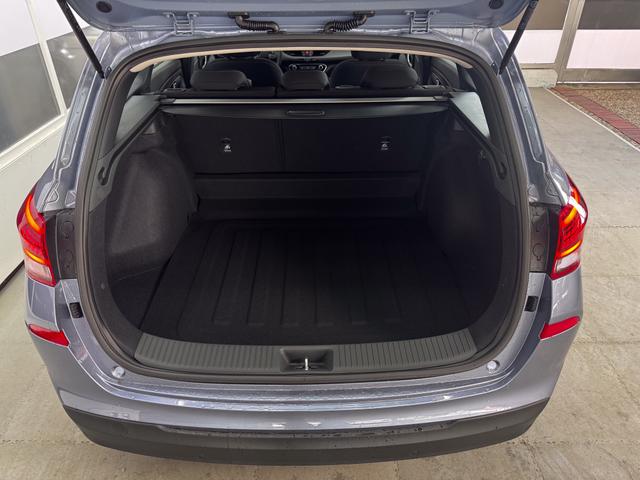 Hyundai i30 Kombi STYLE DCT NAVI RFK SHZ PDC ALU 