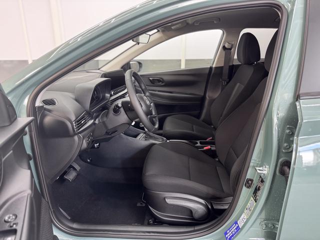 Hyundai i20 COMFORT DCT NAVI SHZ RFK ALU PDC 