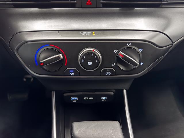 Hyundai i20 COMFORT DCT NAVI SHZ RFK ALU PDC 