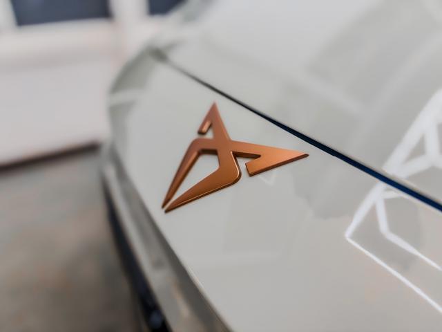 Cupra Leon Sportstourer 1.5 eTSI DSG AHK KEYLESS RFK ACC PDC SHZ 