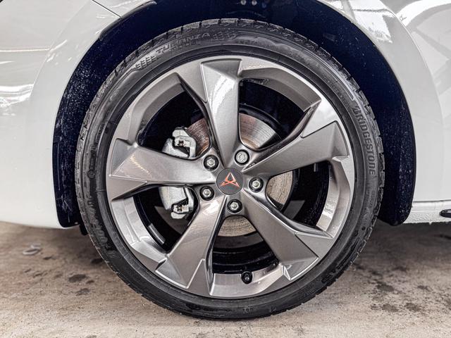 Cupra Leon 1.5 TSI MATRIX NAVI INTELLIGENT DRIVE SHZ KEYLESS 
