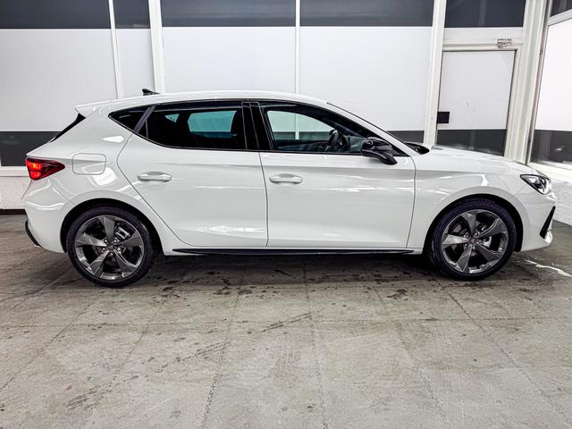 Cupra Leon 1.5 TSI MATRIX NAVI INTELLIGENT DRIVE SHZ KEYLESS 