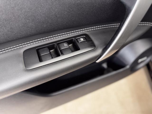 Nissan Qashqai TEKNA CVT 4x4 7-Sitzer NAVI XENON KEYLESS SHZ 