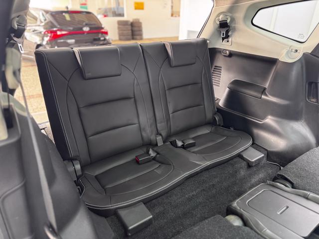 Nissan Qashqai TEKNA CVT 4x4 7-Sitzer NAVI XENON KEYLESS SHZ 