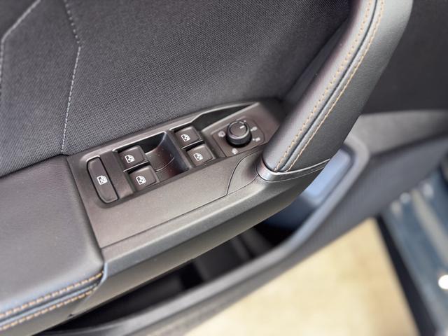 Cupra Leon Sportstourer 1.5 eTSI DSG AHK MATRIX INTELLIGENT DRIVE KEYLESS RFK ACC PDC SHZ 