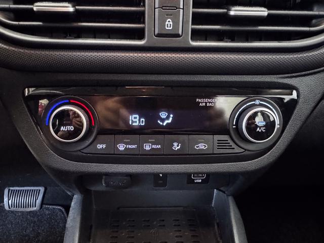 Hyundai i10 TREND AUT SHZ PDC ALU KLIMAAUTOMATIK 