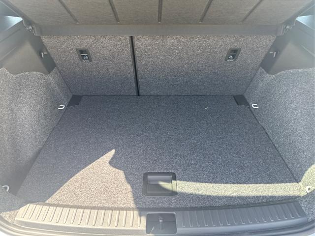 Seat / Arona / Grau / / / 