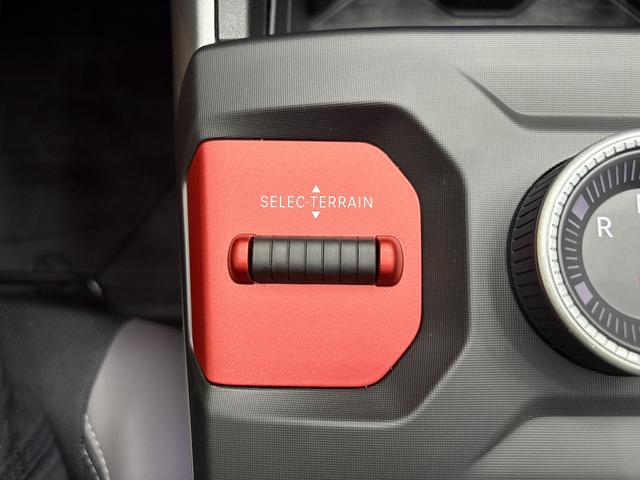 Jeep Compass ALTITUDE DCT PANO 360 KAMERA SHZ HUD FOCAL BSD EL.HECKKLAPPE ACC 