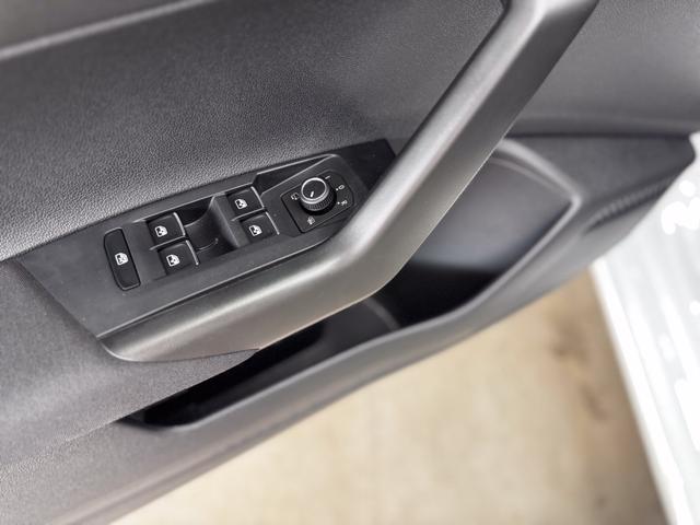 Volkswagen Taigo R-LINE DSG BLACK PACK MATRIX ACC SHZ 