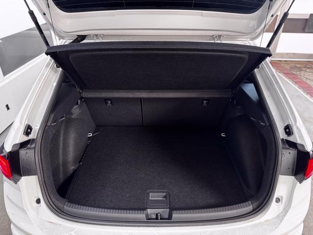 Volkswagen Taigo R-LINE DSG BLACK PACK MATRIX ACC SHZ 