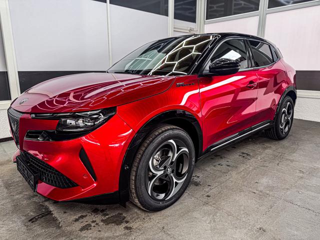 Alfa Romeo Junior - SPORT SPECIALE DCT ACC MATRIX NAVI KEYLESS