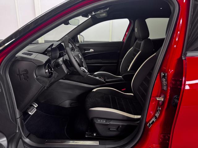 Alfa Romeo Junior SPORT SPECIALE DCT ACC MATRIX NAVI KEYLESS 
