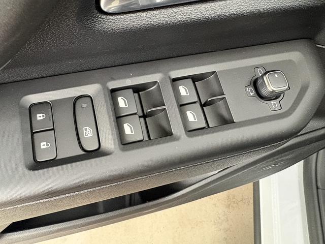Jeep Compass ALTITUDE DCT PANO 360 KAMERA SHZ HUD FOCAL BSD EL.HECKKLAPPE ACC 