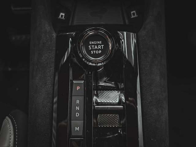 Alfa Romeo Junior - SPORT SPECIALE DCT ACC MATRIX NAVI KEYLESS