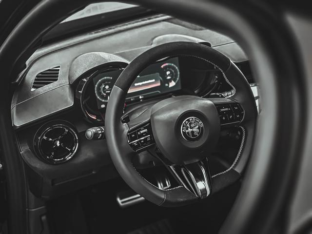 Alfa Romeo Junior SPORT SPECIALE DCT ACC MATRIX NAVI KEYLESS 