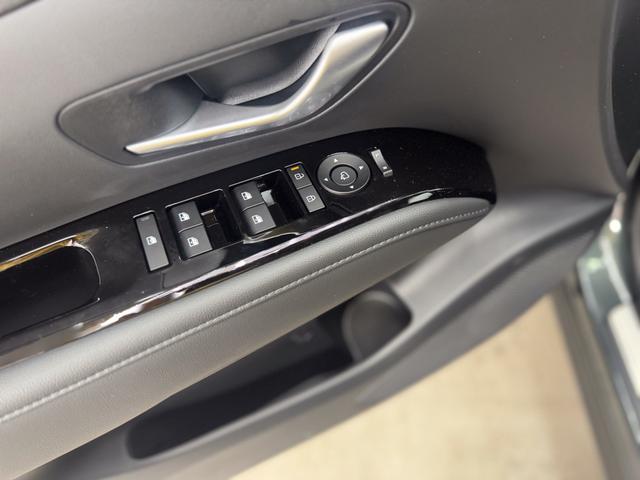 Hyundai TUCSON Premium HEV AUT 4WD ACC NAVI SHZ 