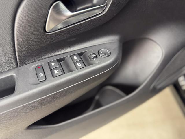 Opel Corsa Elegance AUT PANO NAVI SHZ RFK KEYLESS 
