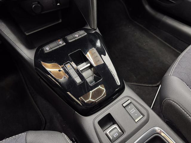 Opel Corsa Elegance AUT PANO NAVI SHZ RFK KEYLESS 